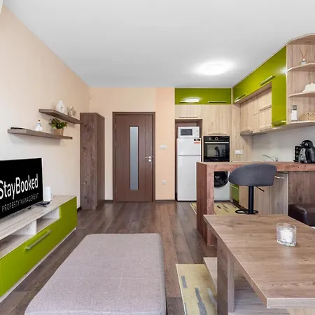 Comfortable 1br W/ Balcony & Free Parking Апартамент Пловдив