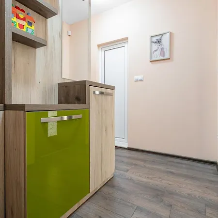 Comfortable 1br W/ Balcony & Free Parking Пловдив
